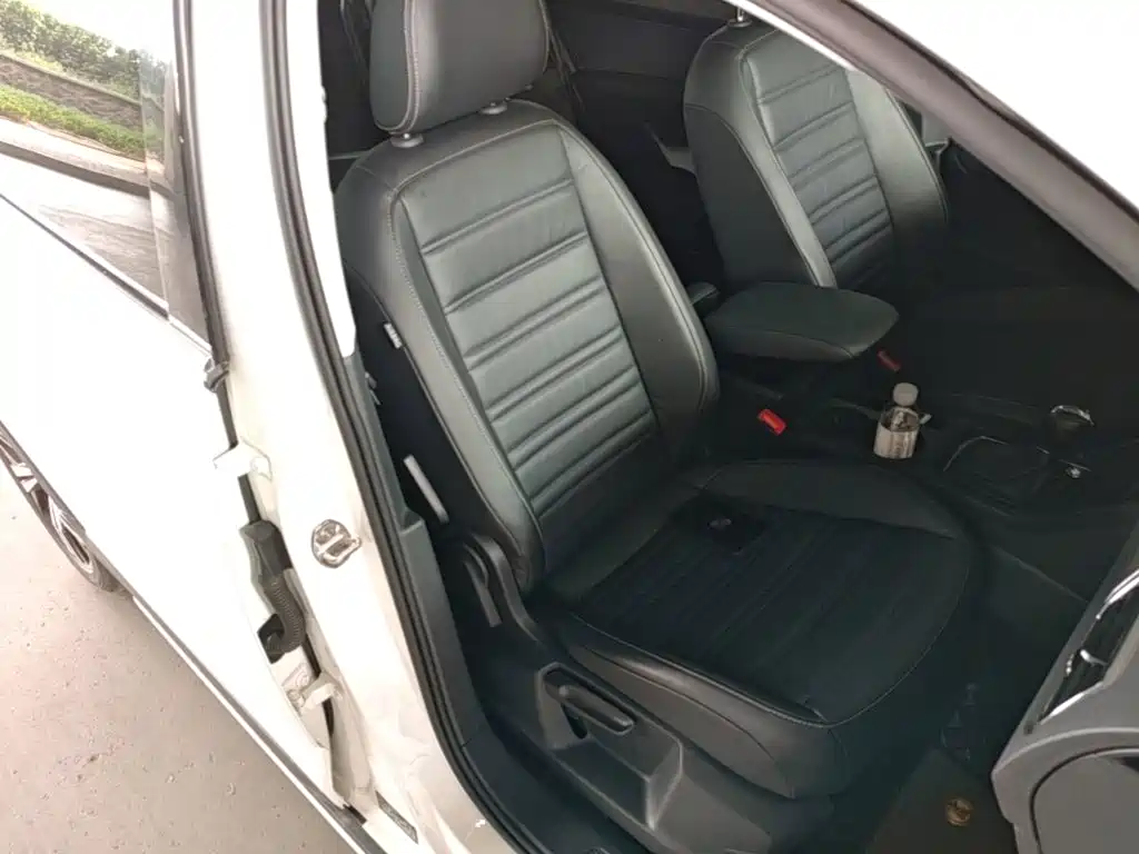 Volkswagen Touran — миниатюра 25