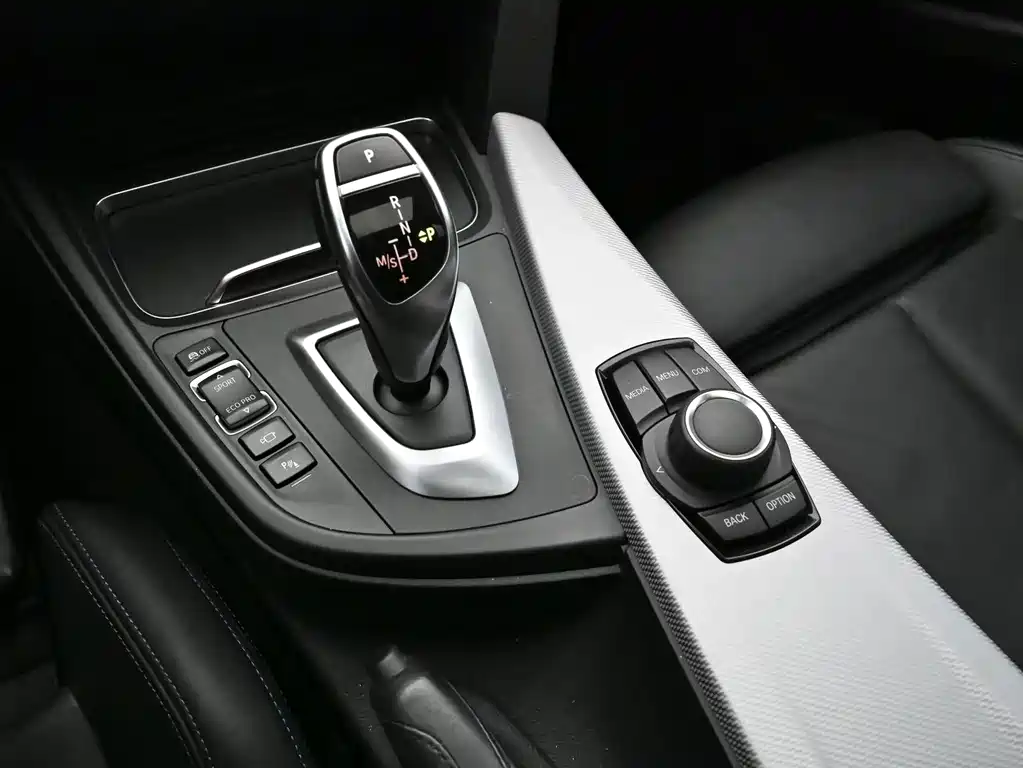 BMW 3 Series — миниатюра 12