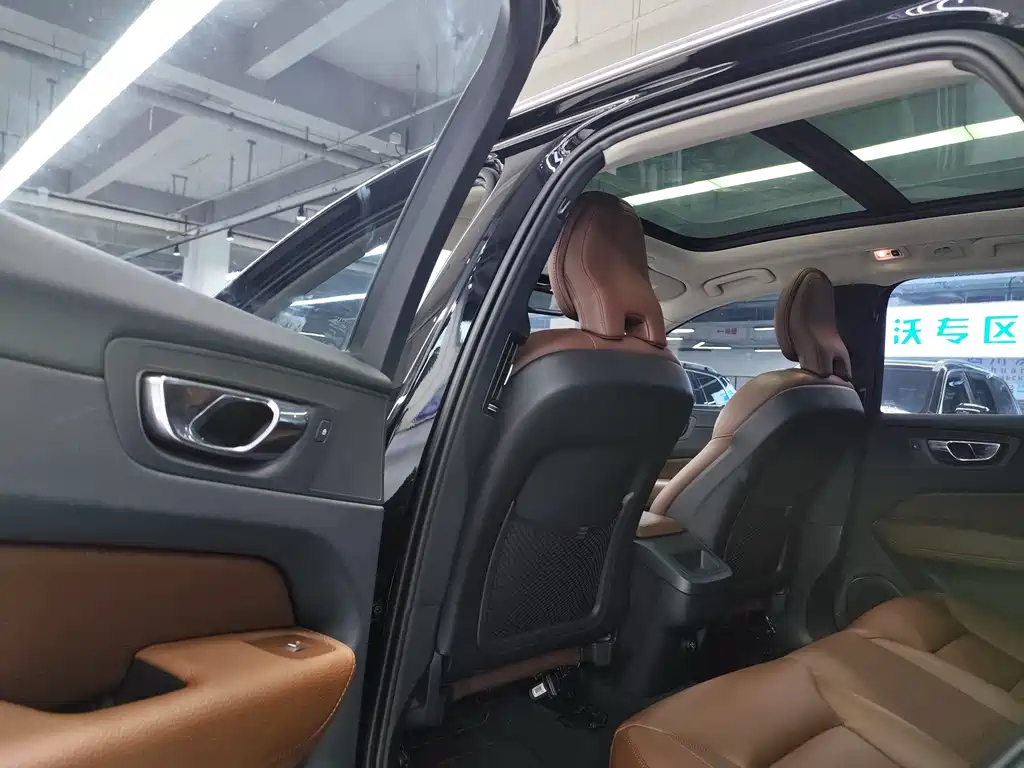 Volvo XC60 — миниатюра 6