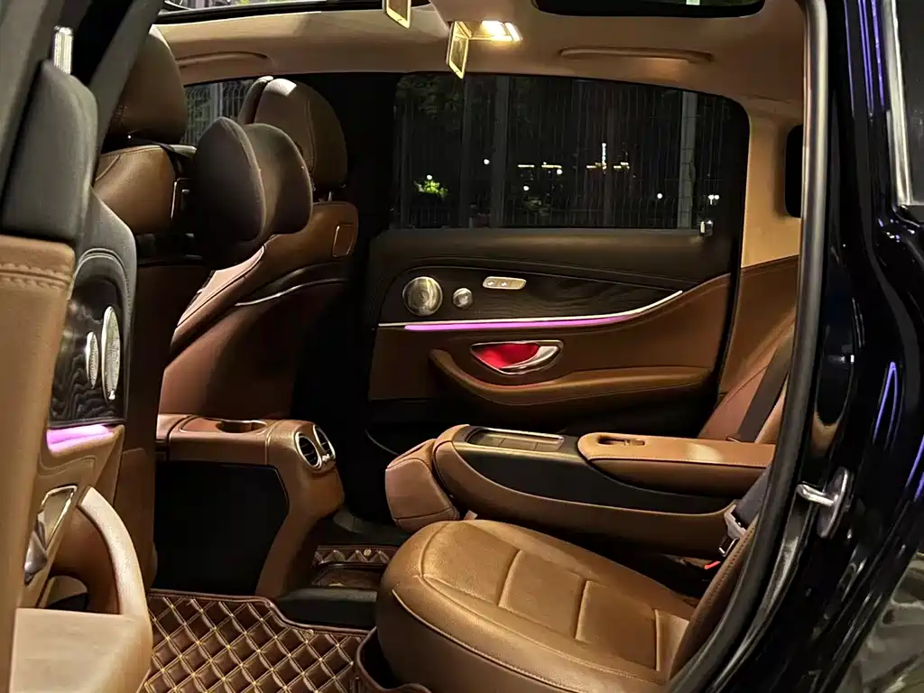 Mercedes-Benz E-Class — миниатюра 7