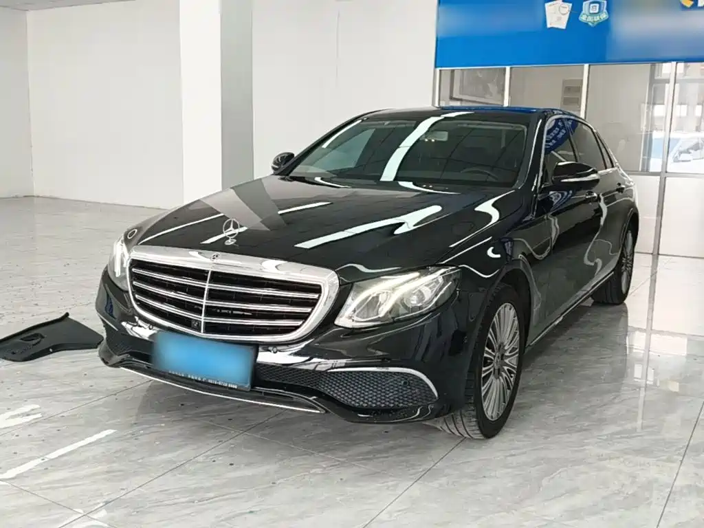 Mercedes-Benz E-Class — миниатюра 2
