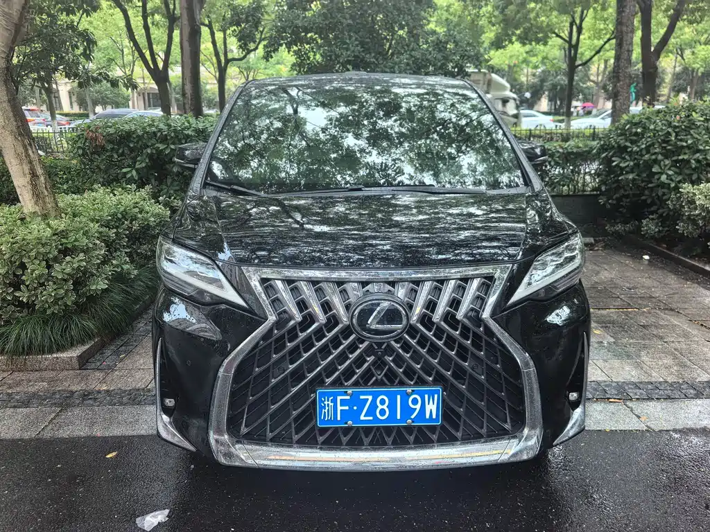 Lexus LM — миниатюра 2