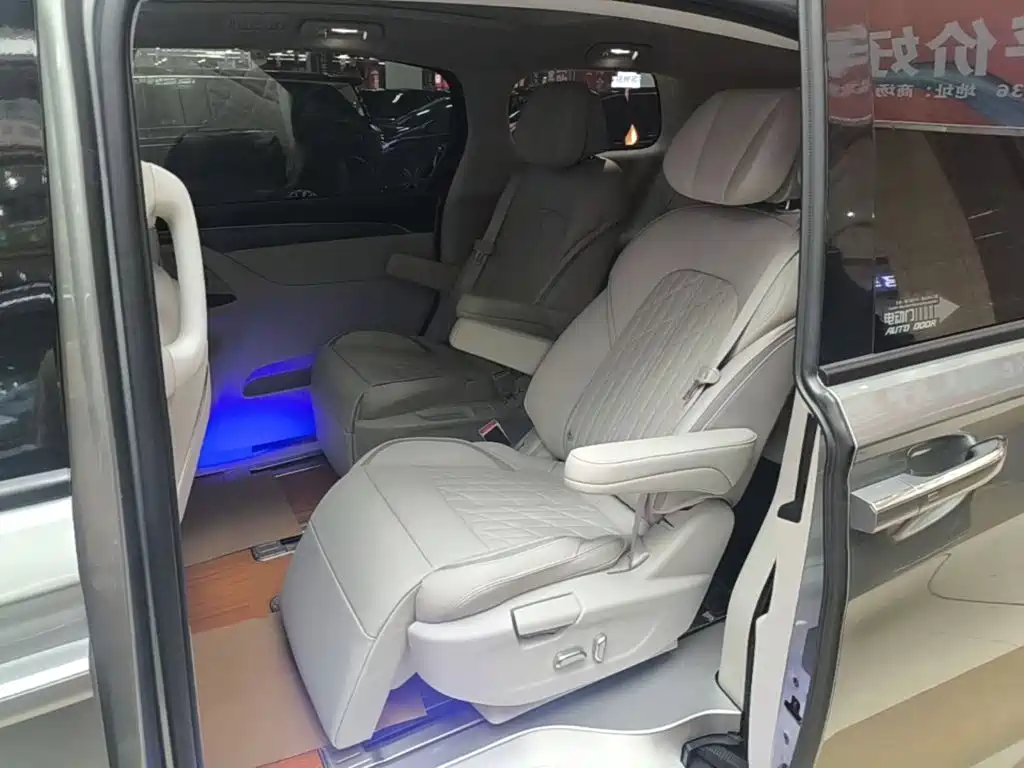 Buick GL8 — миниатюра 17