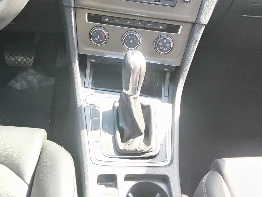 Volkswagen Golf — миниатюра 16