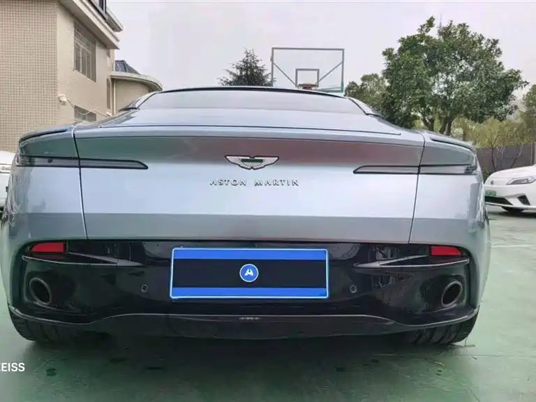 ASTON MARTIN DB11