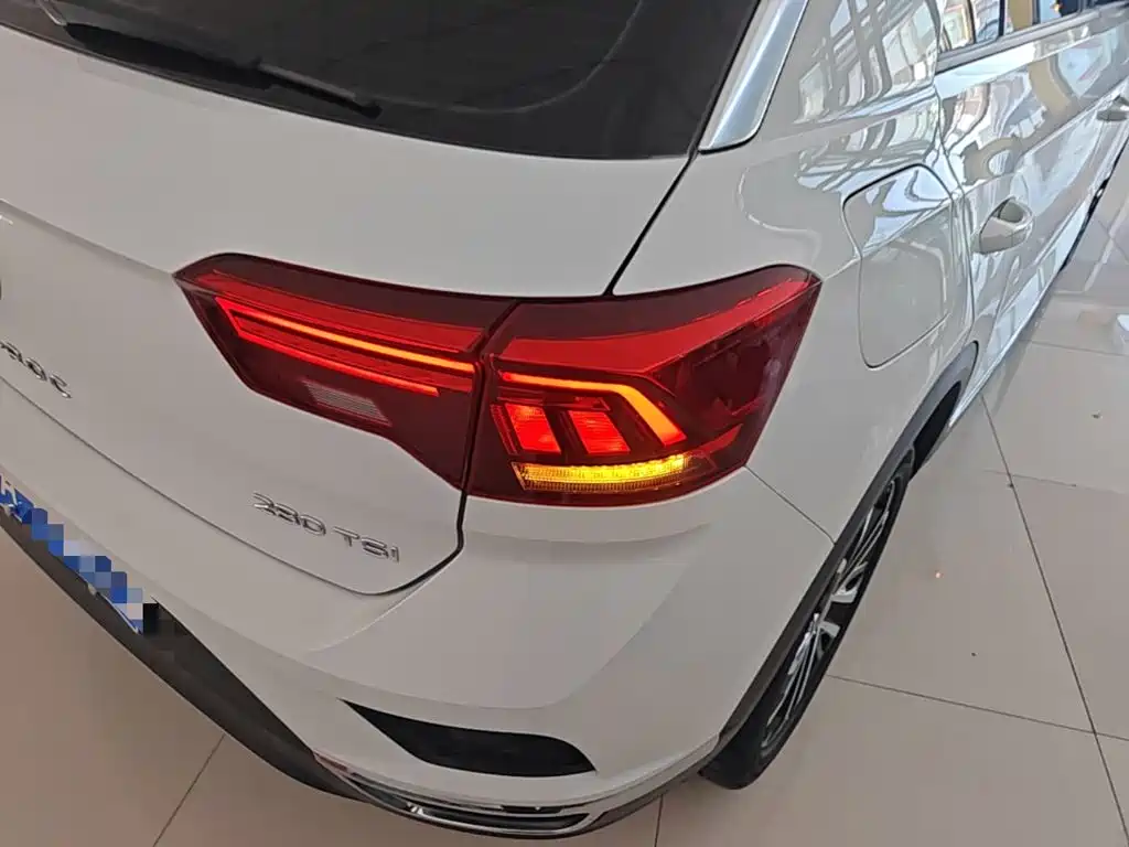 Volkswagen T-Roc — миниатюра 8