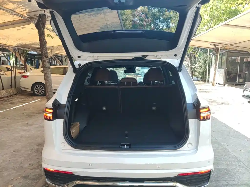 Geely Xingyue L — миниатюра 19
