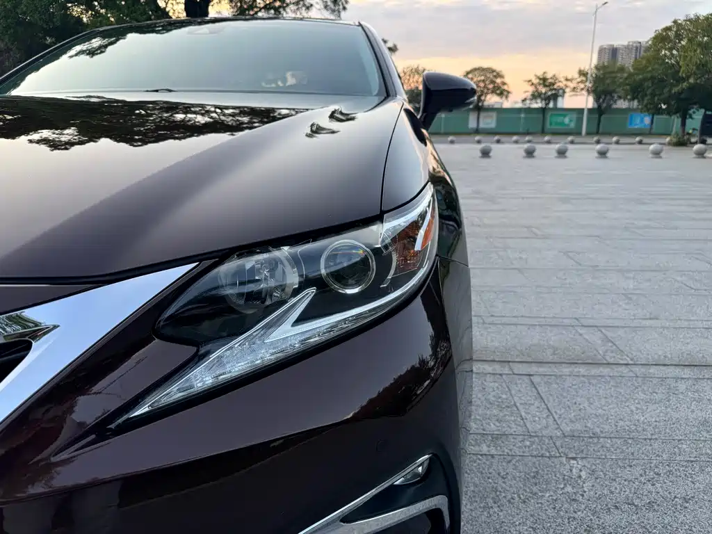 Lexus ES — миниатюра 18