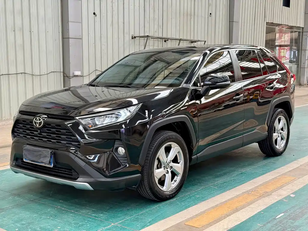 Toyota RAV4 — миниатюра 3