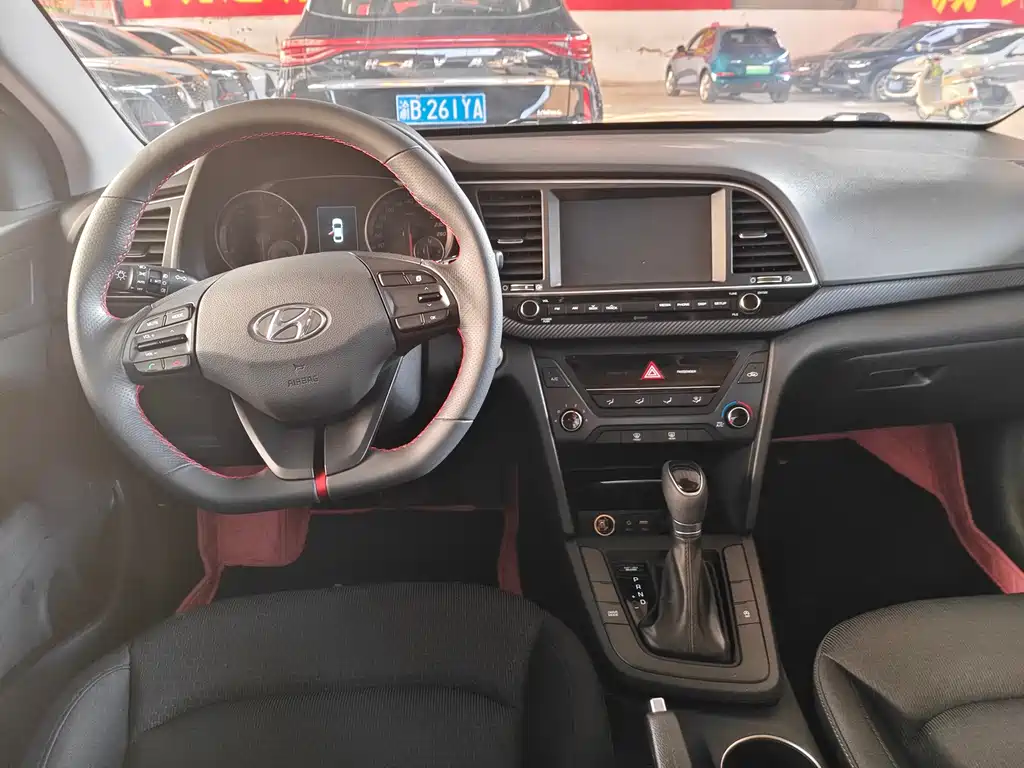 Hyundai Elantra — миниатюра 5