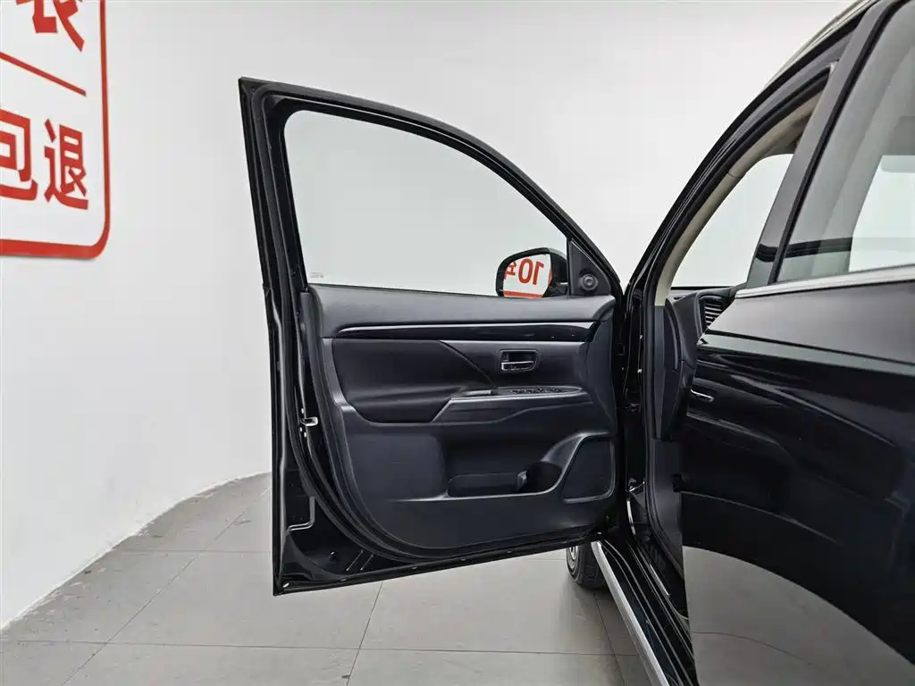 Mitsubishi Outlander 2021 2.0L 5 мест