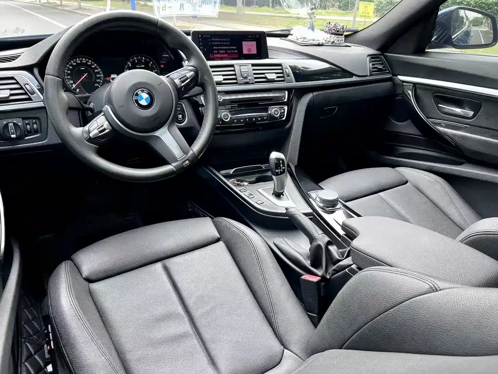 BMW 3 Series GT 320i M Sport Package, фото 6