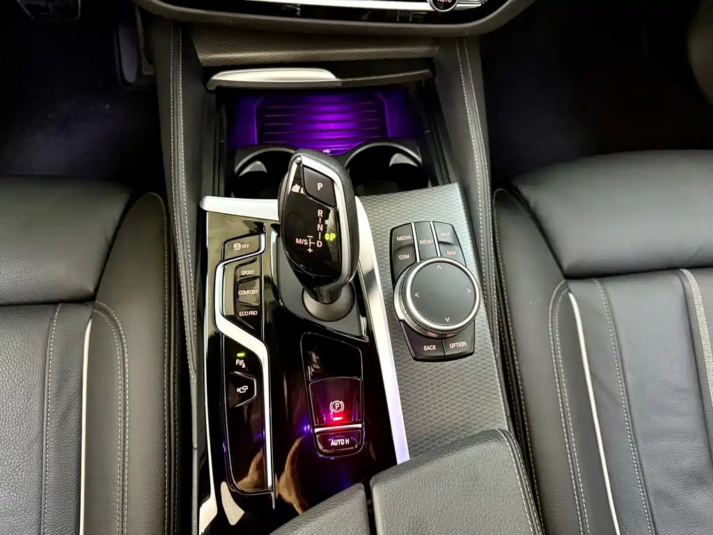 BMW 5 Series (Import) — миниатюра 8