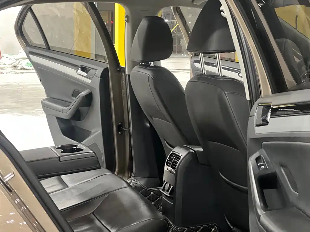 Volkswagen Sagitar — миниатюра 6