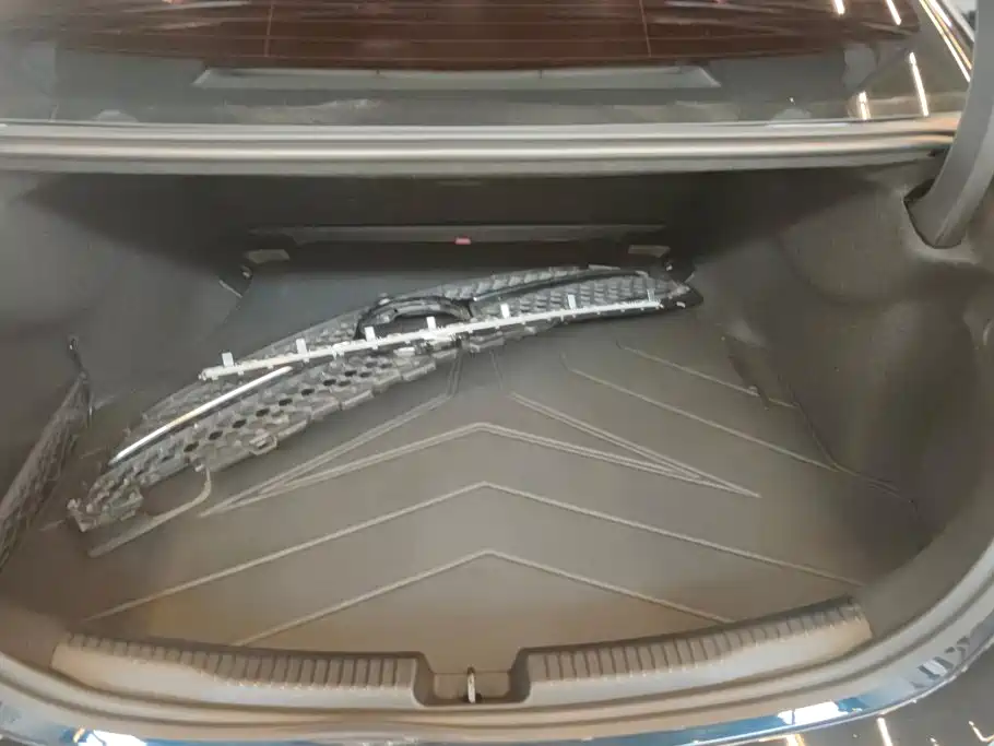 Mercedes-Benz C-Class — миниатюра 4