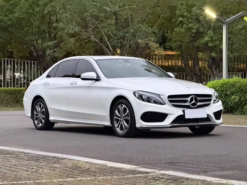Mercedes-Benz C-Class — миниатюра 3