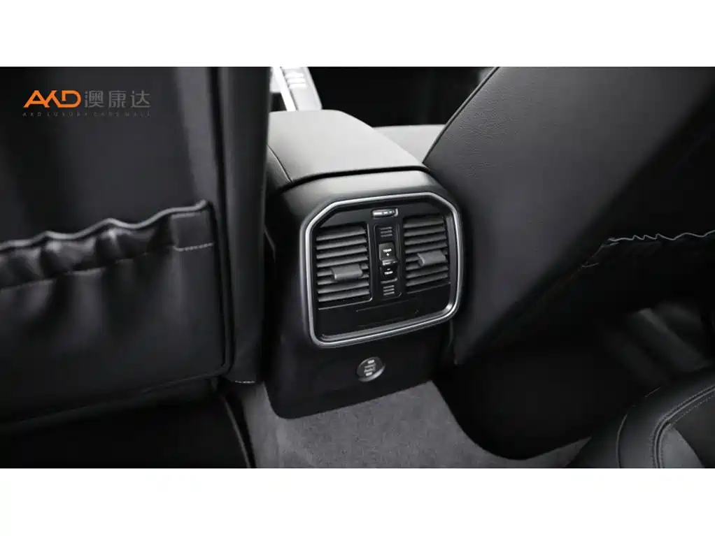 Porsche Macan — миниатюра 9