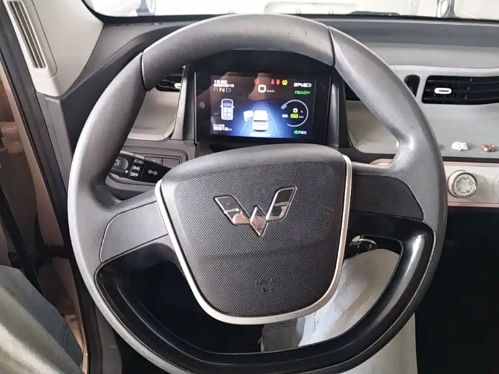 Wuling MINIEV — миниатюра 11