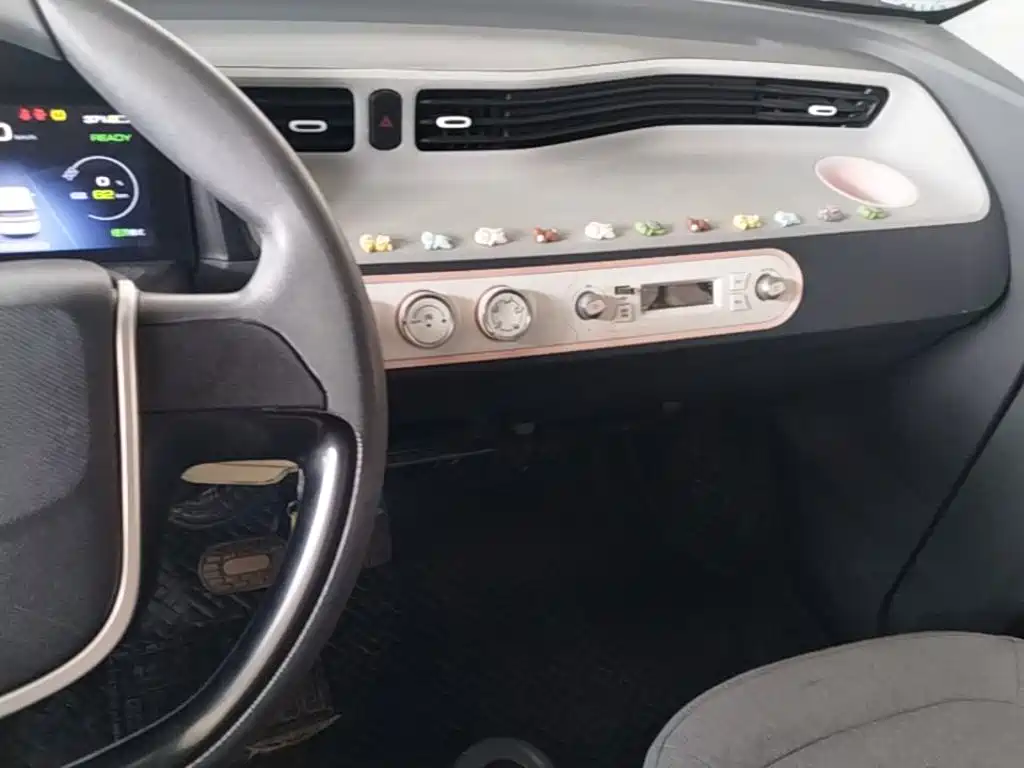 Wuling MINIEV — миниатюра 13