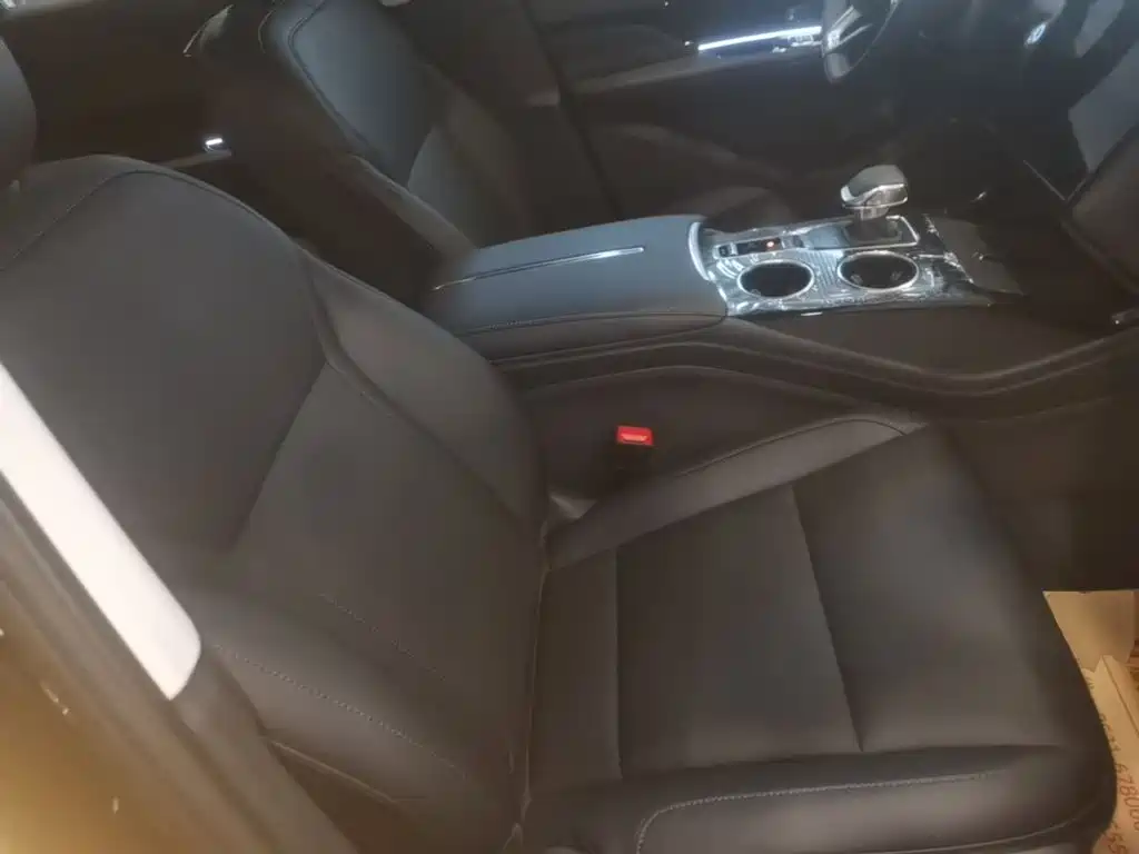 Hongqi Hongqi HS3 PHEV — миниатюра 25