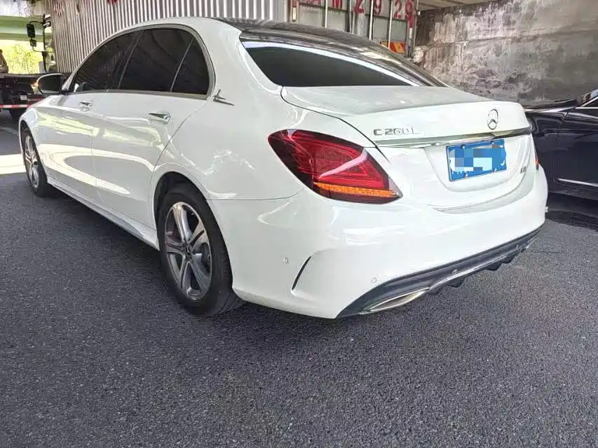 Mercedes-Benz C-Class — миниатюра 7