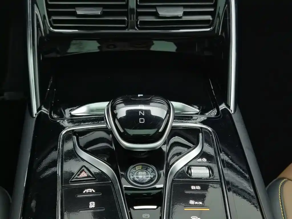 BYD Tang New Energy — миниатюра 13