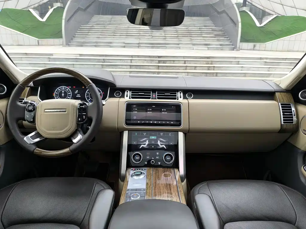 Land Rover Range Rover — миниатюра 8