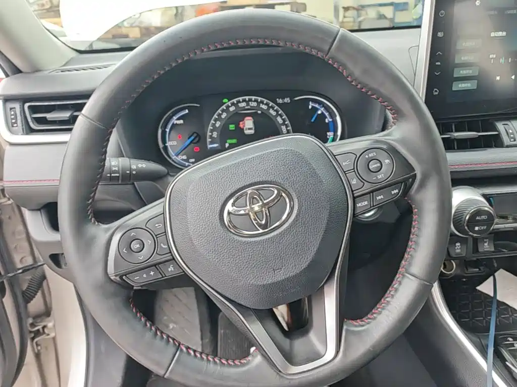 Toyota Wildlander New Energy — миниатюра 11