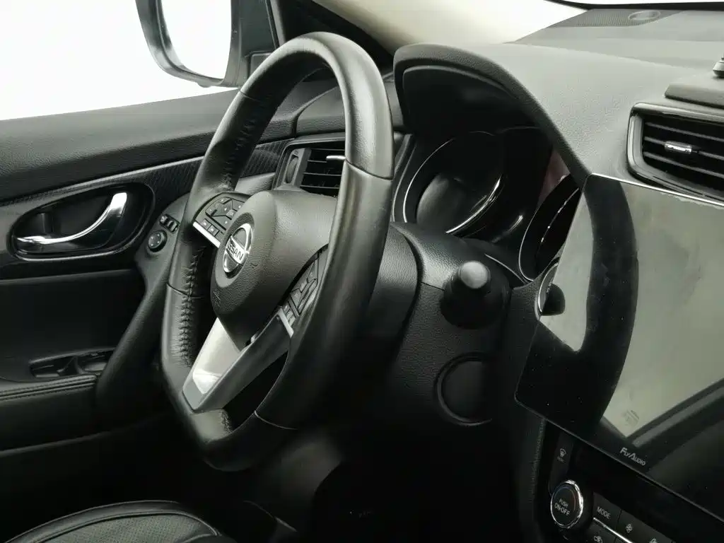 Nissan X-Trail — миниатюра 22