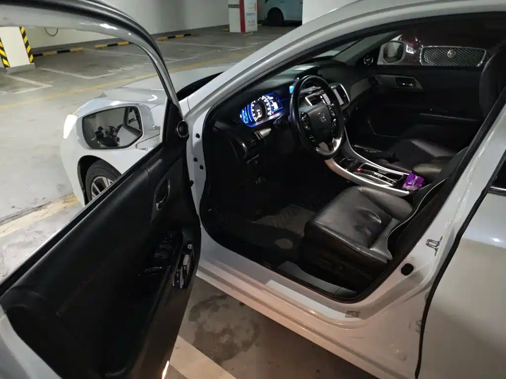 Honda Accord — миниатюра 14