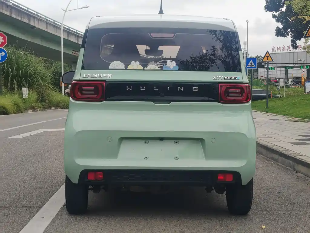 Wuling MINIEV — миниатюра 13