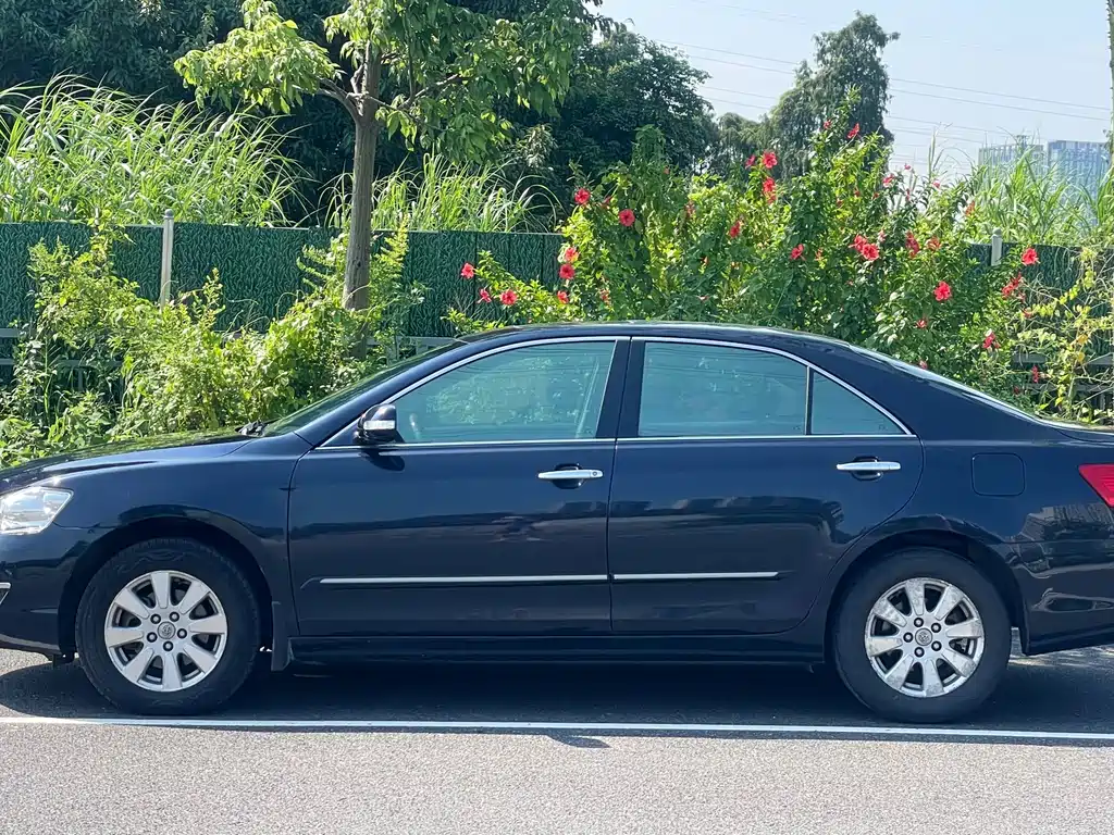 Toyota Camry — миниатюра 6