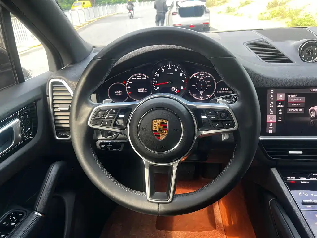 PORSCHE CAYENNE