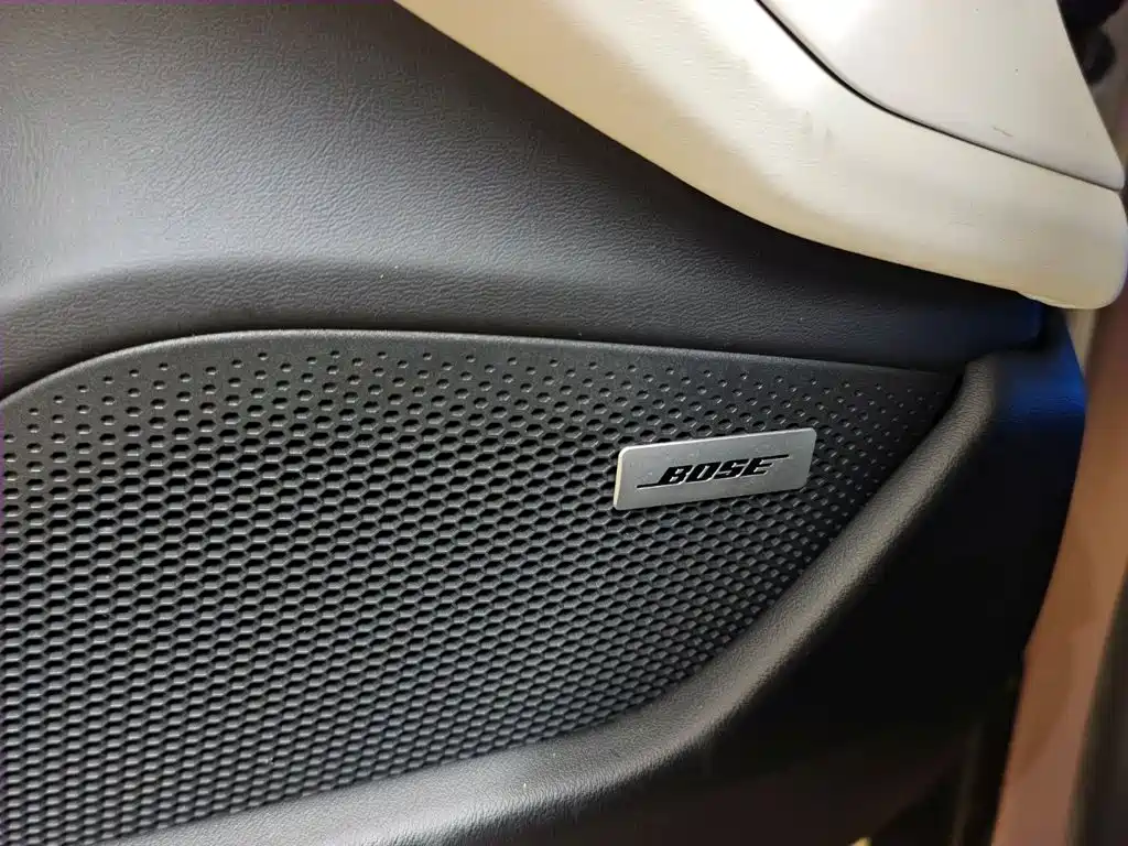 Porsche Taycan — миниатюра 8