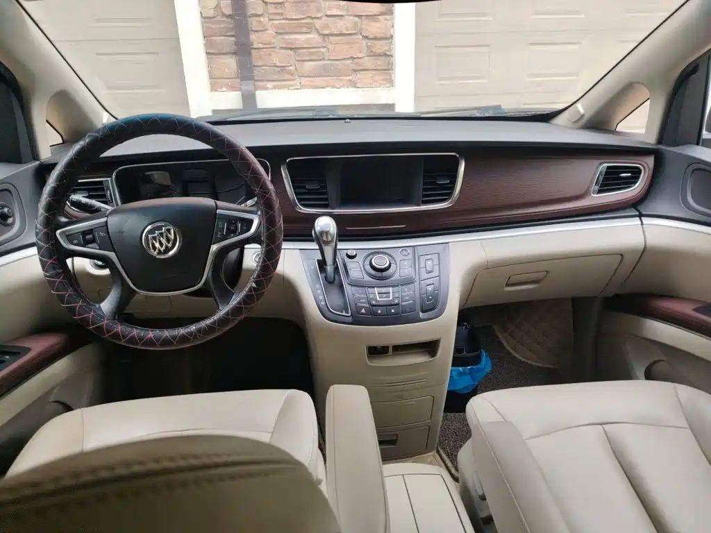 Buick GL8 — миниатюра 5