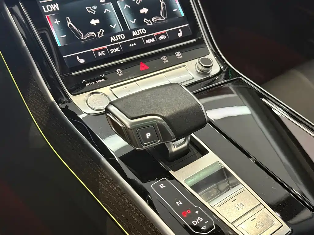 Audi A8 — миниатюра 9