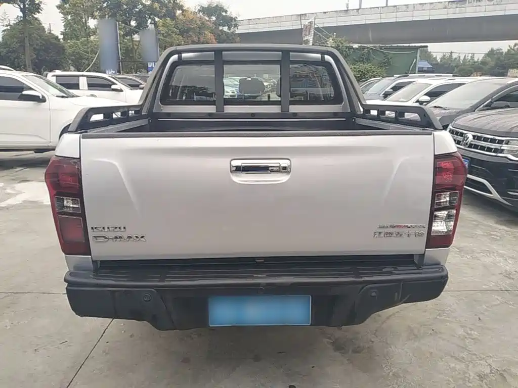 Isuzu D-MAX — миниатюра 6