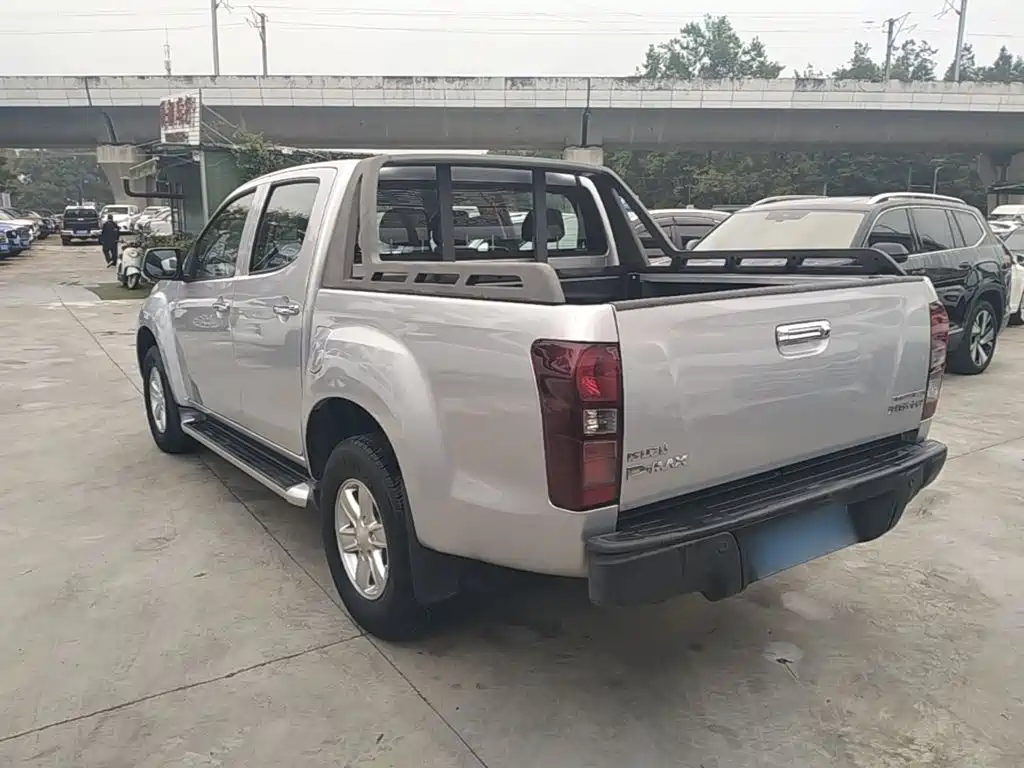 Isuzu D-MAX — миниатюра 5