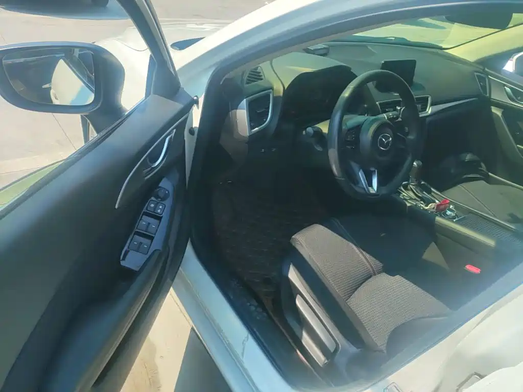 Mazda 3 Axela — миниатюра 16