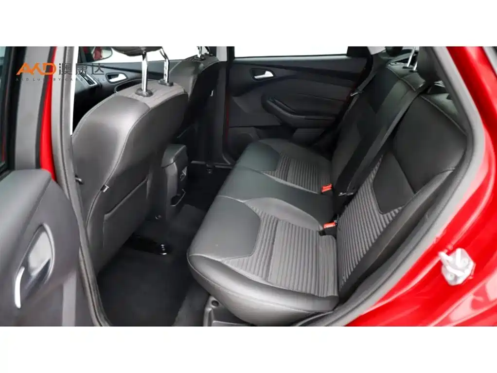 Ford Focus — миниатюра 7