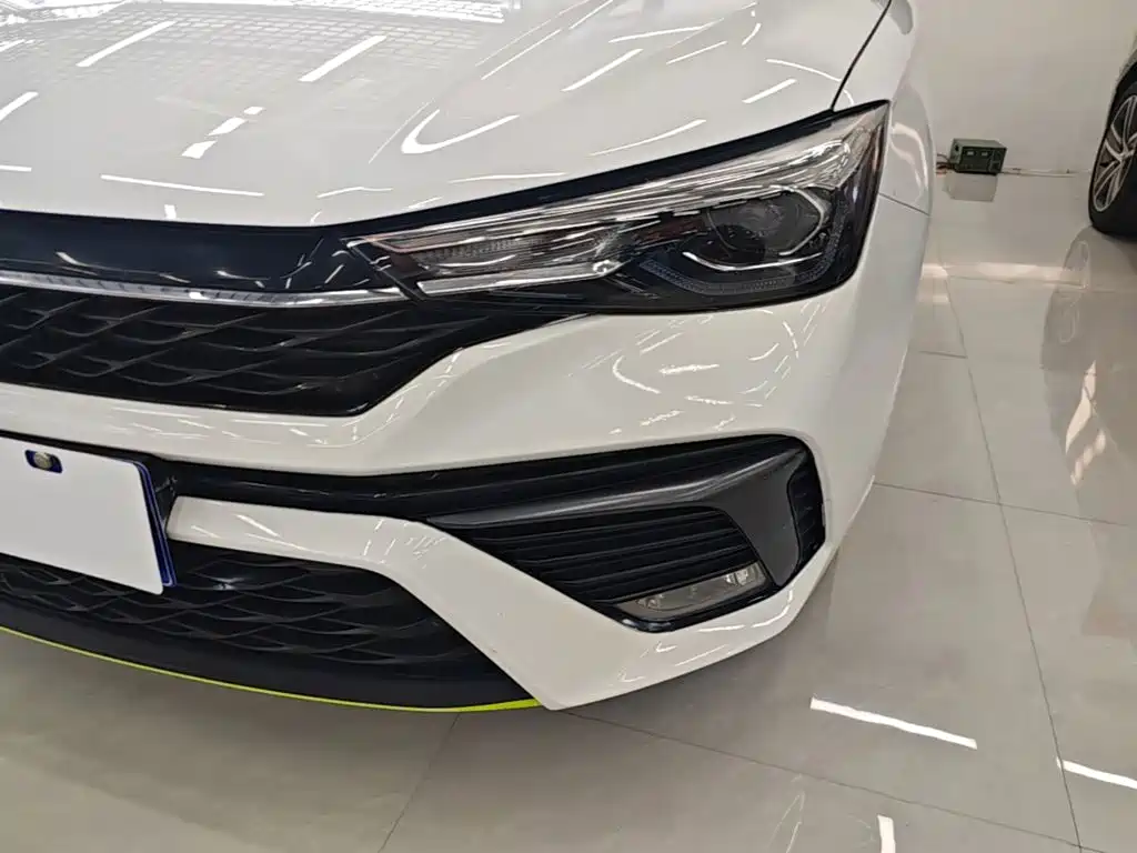 Roewe i5 — миниатюра 24
