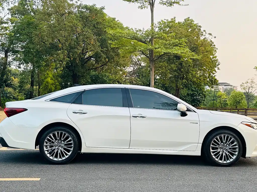 Toyota Avalon — миниатюра 10