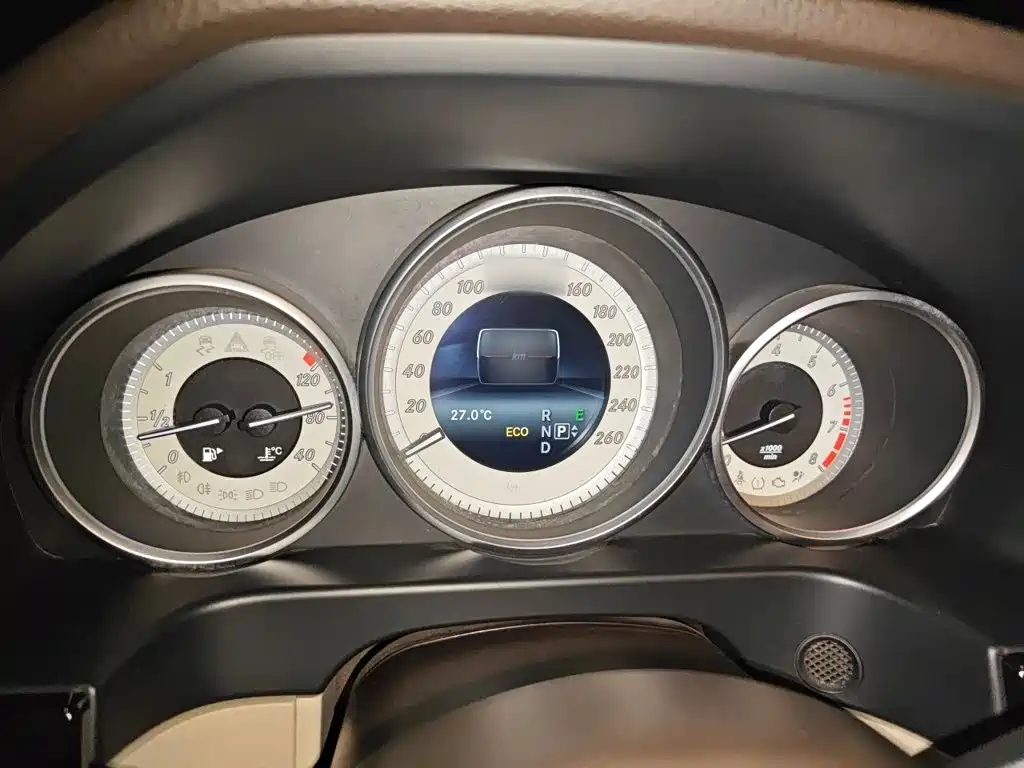 Mercedes-Benz E-Class — миниатюра 4