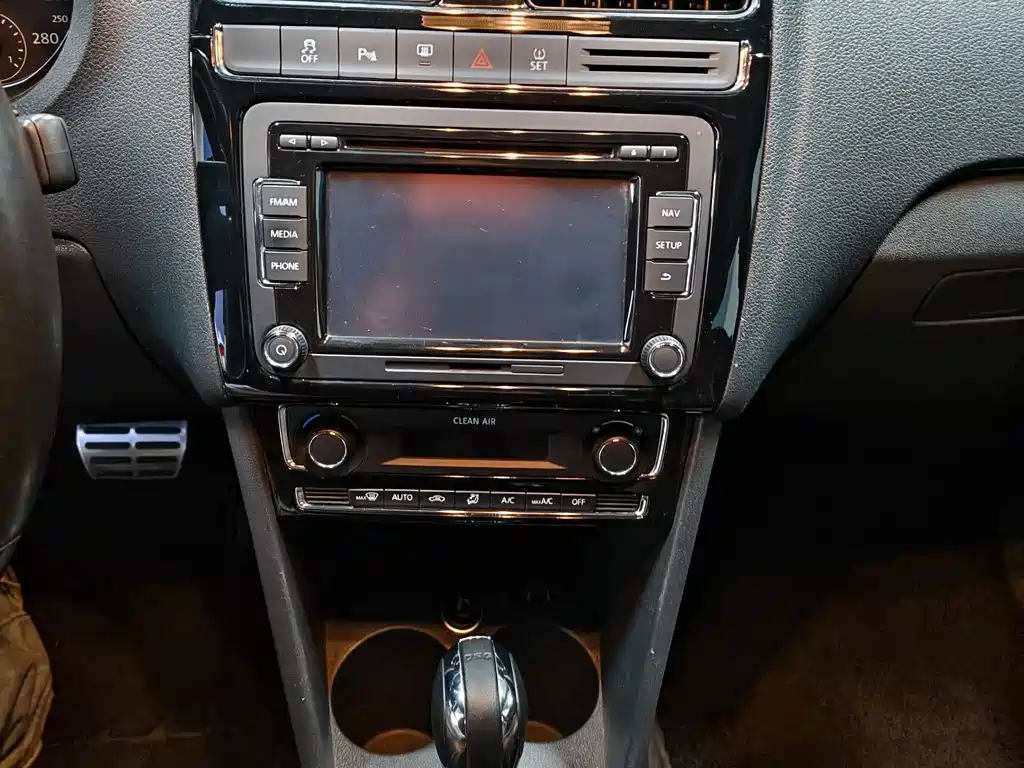 Volkswagen Polo 1.4TSI GTI, фото 12