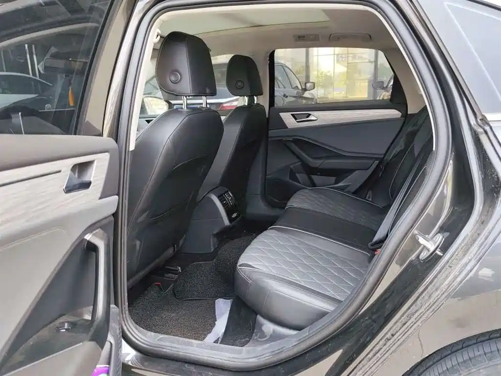 Volkswagen Sagitar — миниатюра 6