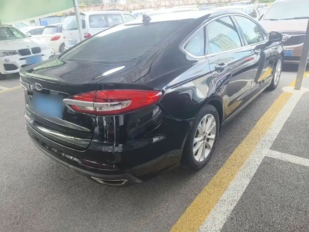 Ford Mondeo — миниатюра 7