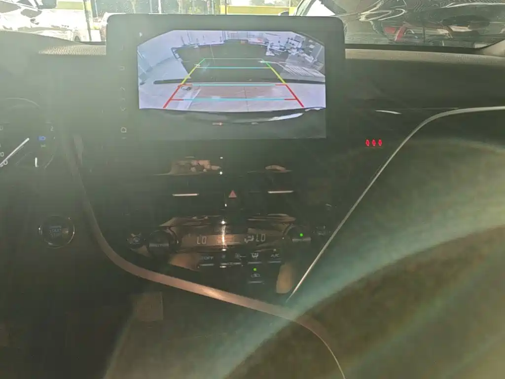 Toyota Camry — миниатюра 13