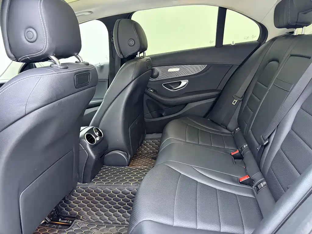 Mercedes-Benz C-Class — миниатюра 5