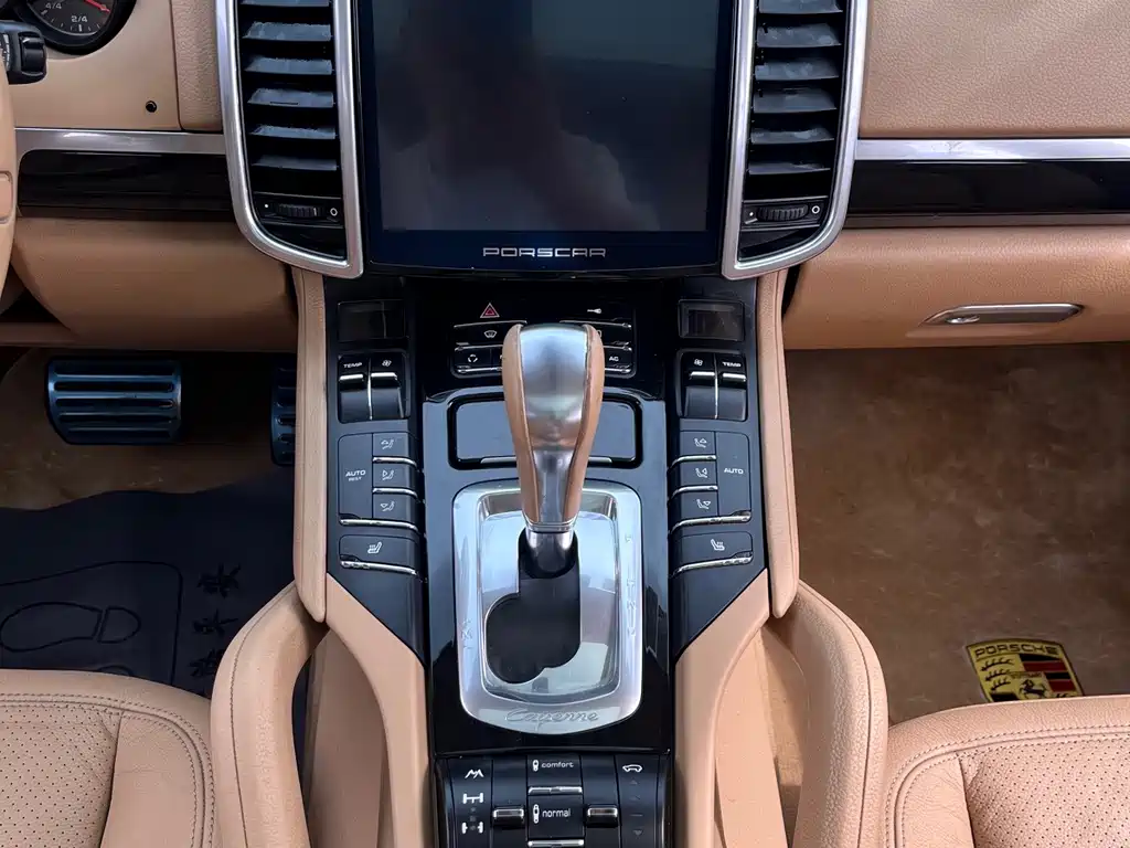 Porsche Cayenne — миниатюра 11