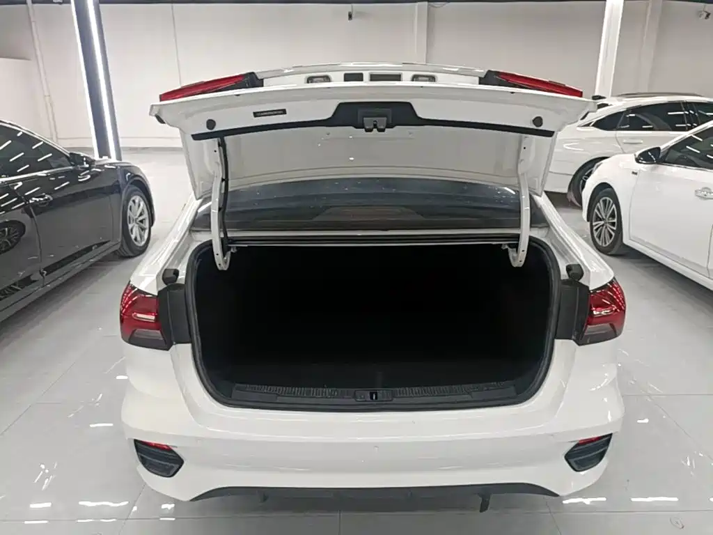 Roewe i5 — миниатюра 19
